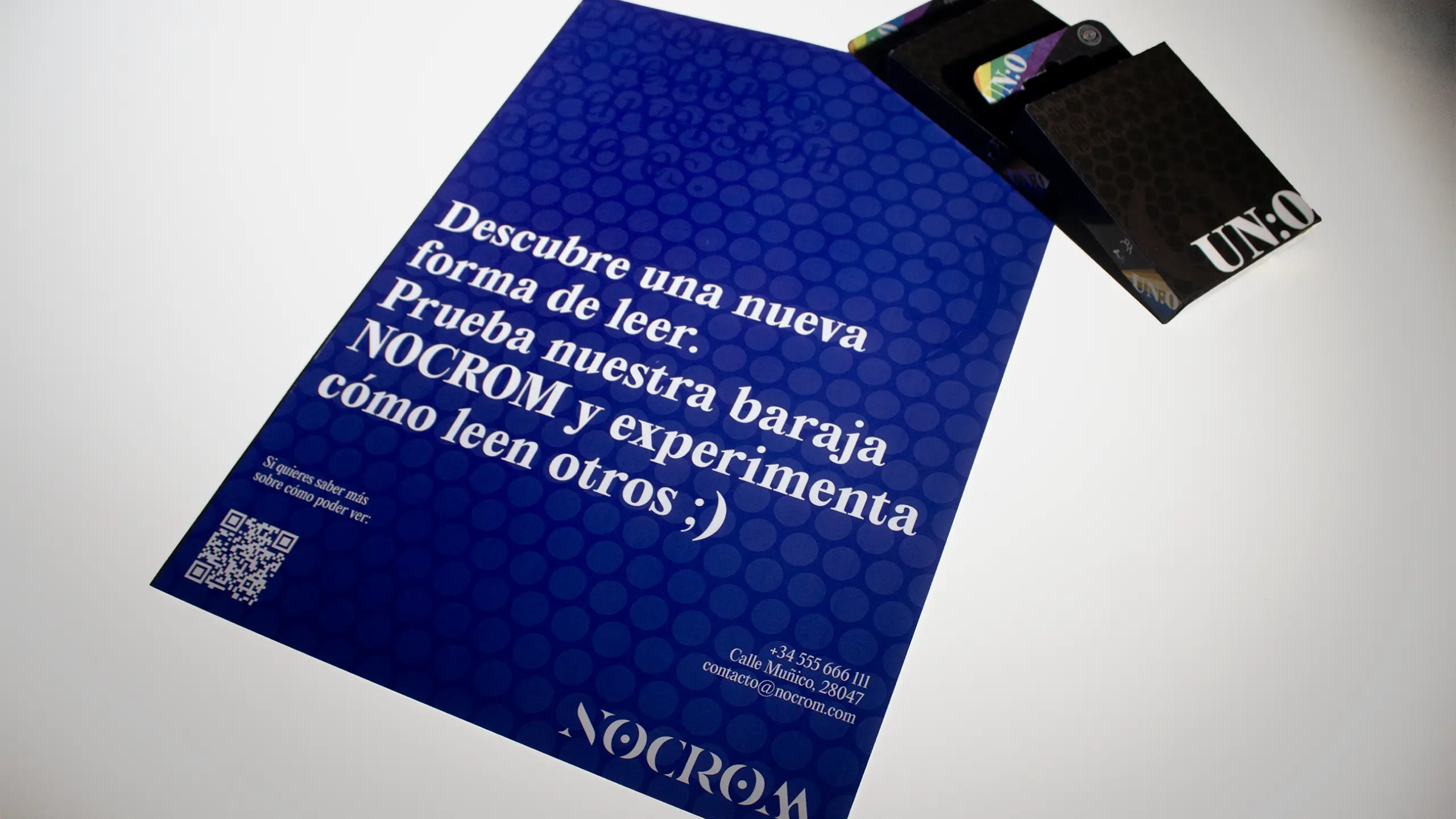 Pieza gráfica de cartelería azul de la campaña de NOCROM